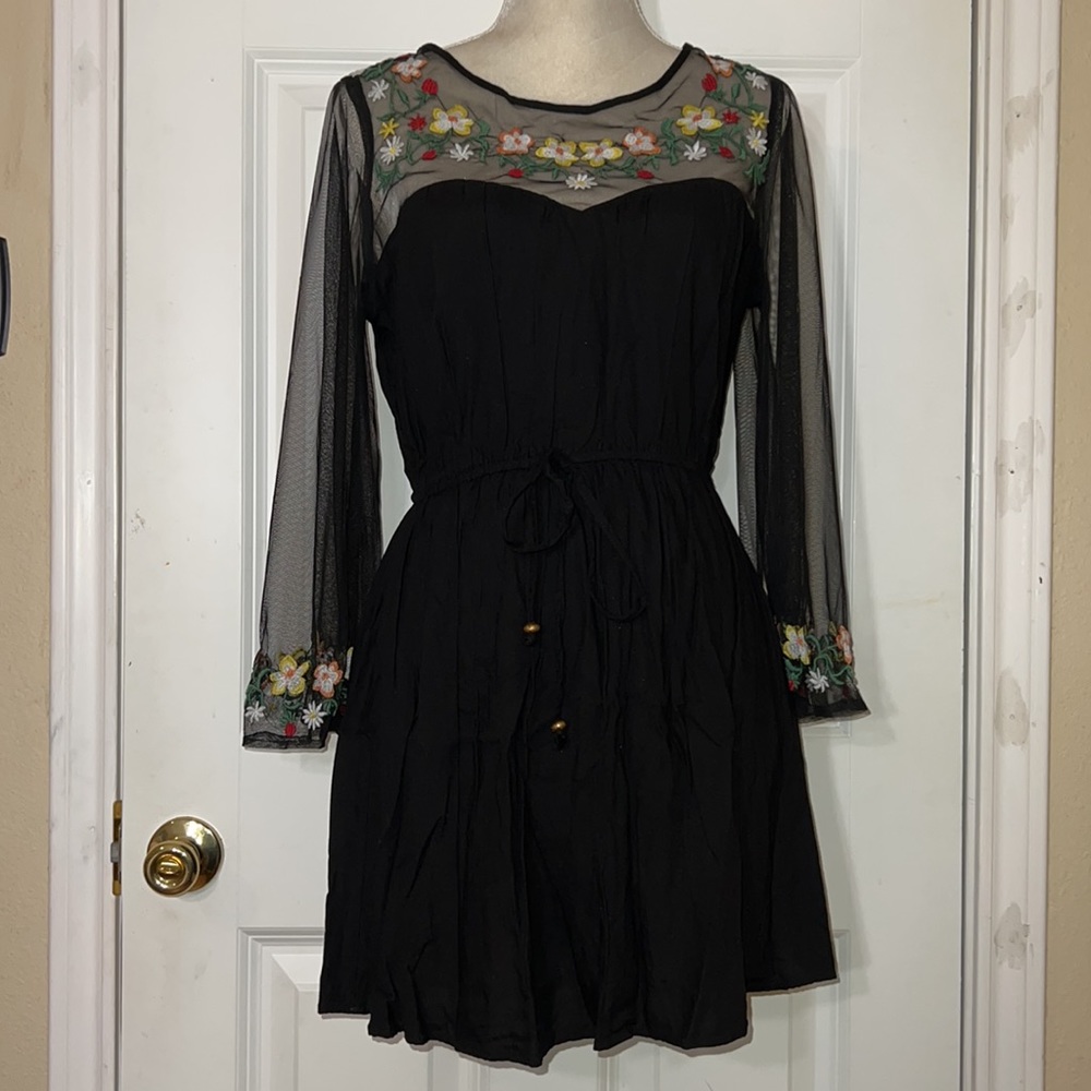 Floral Lace Long Sleeve Over The Knee Tight Waist Dress